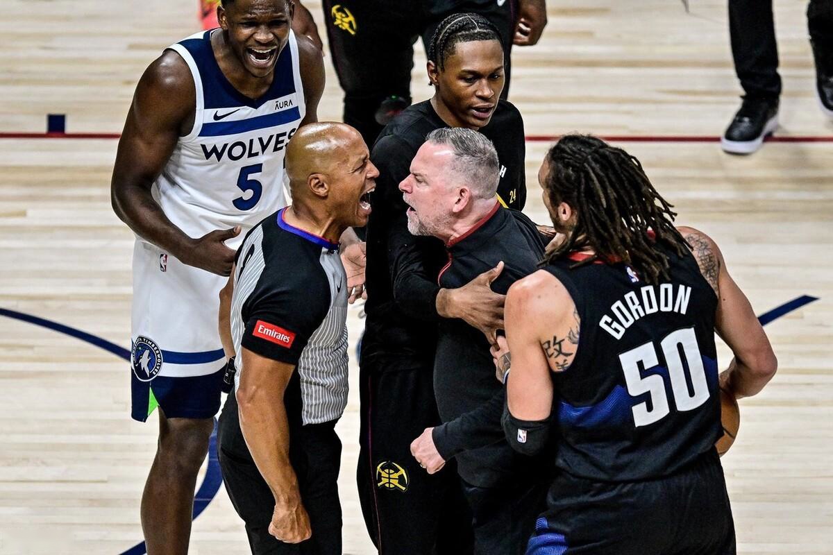 掘金惊艳全场，唐斯助攻爆棚，冲击季后赛逆转取胜！的简单介绍